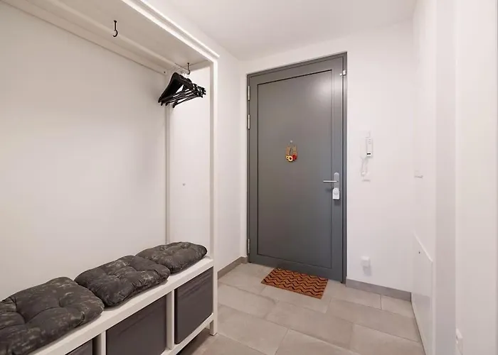 New! Convenient Viennalove Wienmeidling *