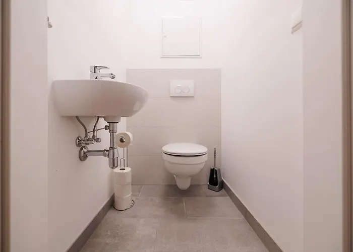 New! Convenient Viennalove Wienmeidling *