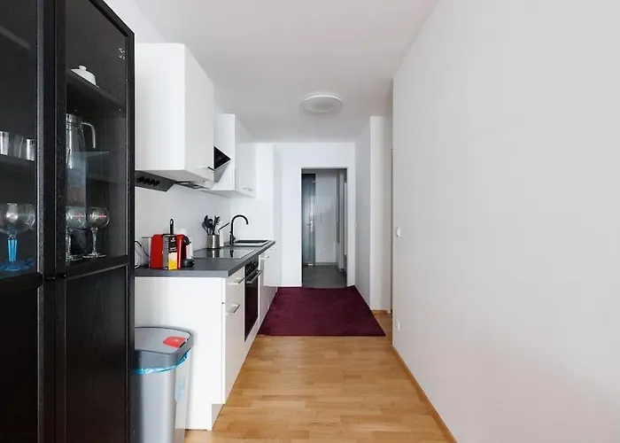 New! Convenient Viennalove Wienmeidling Апартаменти