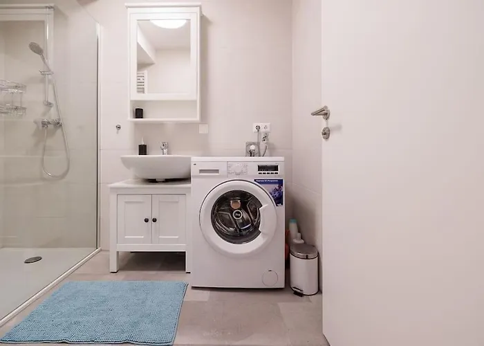 New! Convenient Viennalove Wienmeidling *